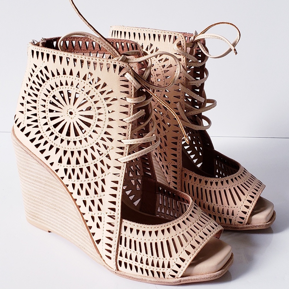 Rodillo by Jeffrey Campbell